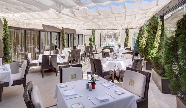 Luxe Hotel Restaurant
